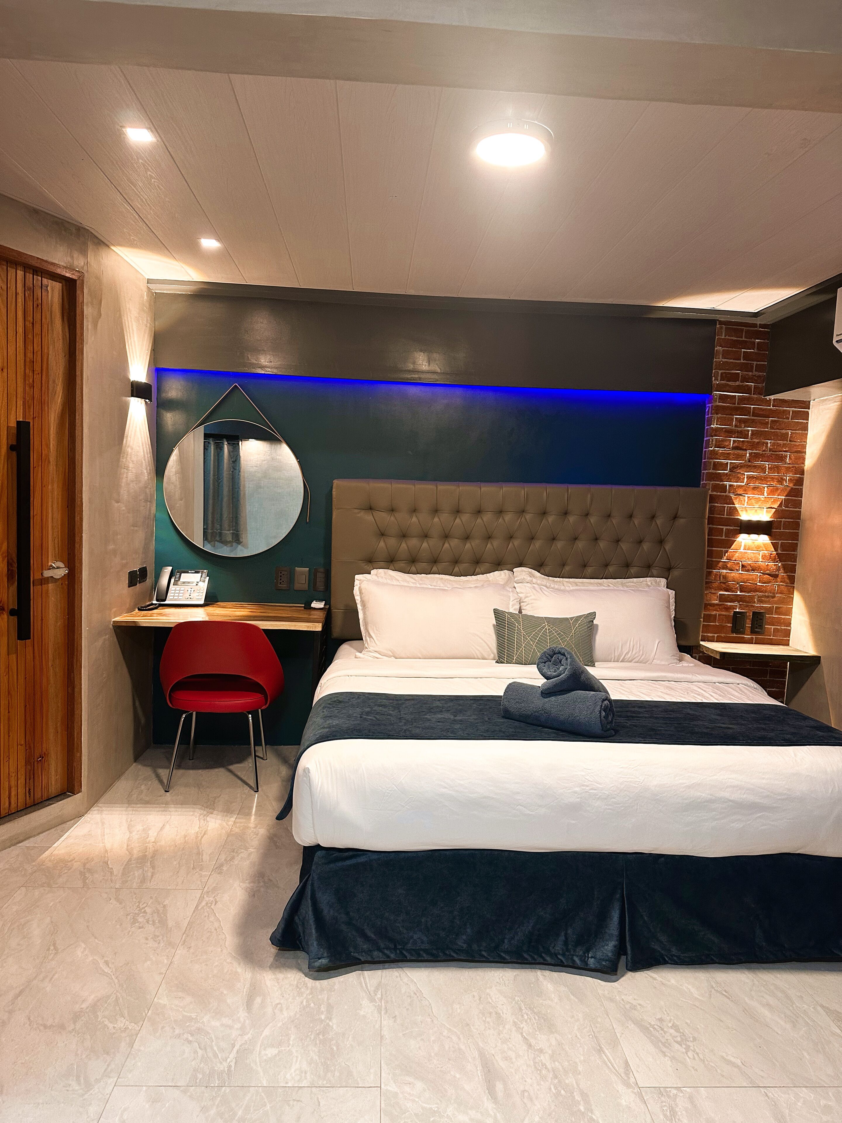 premier studio suite | egyptian cotton sheets, premium bedding, down duvets, memory-foam beds