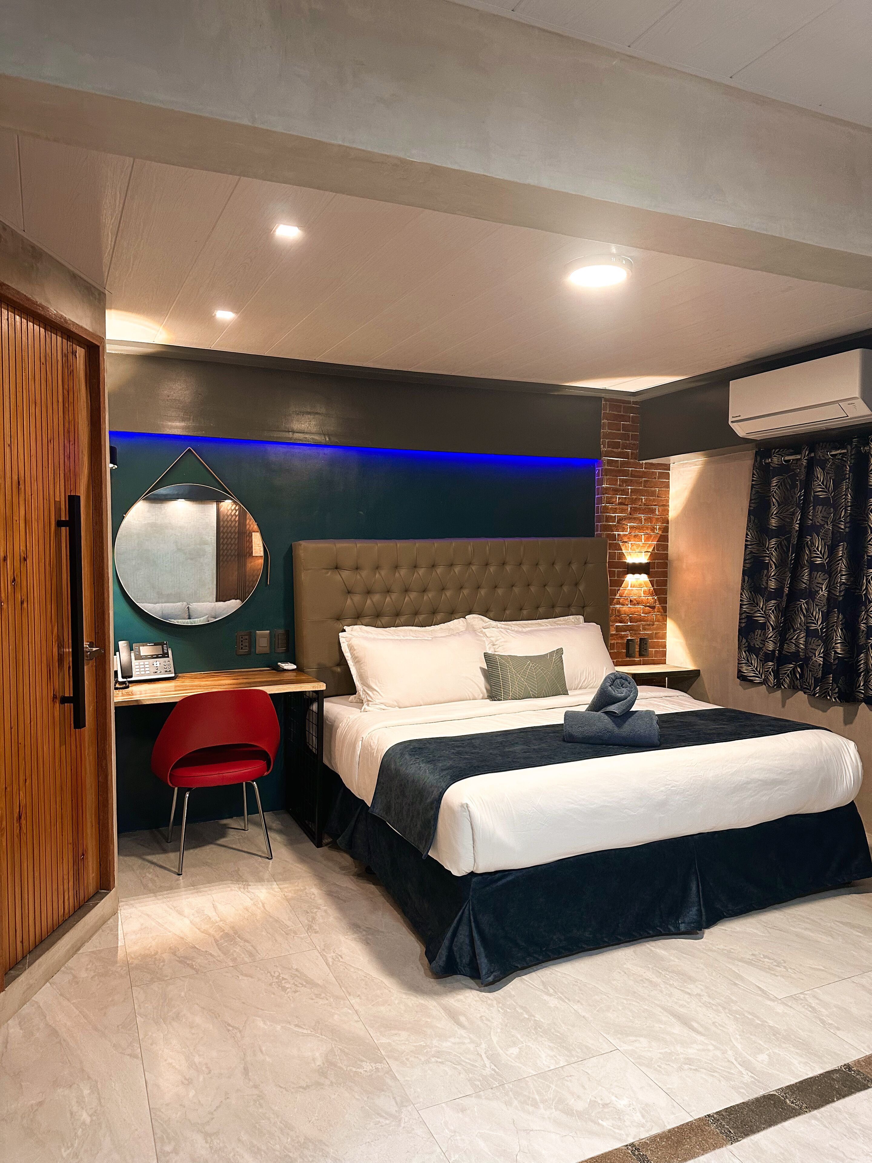 premier studio suite | egyptian cotton sheets, premium bedding, down duvets, memory-foam beds