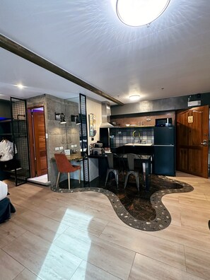 Egyptian cotton sheets, premium bedding, down duvets, memory-foam beds - Blue Tulip (Lapu-Lapu)