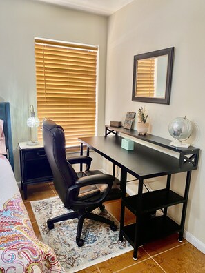 4 bedrooms, desk, iron/ironing board, WiFi