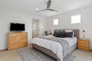 4 chambres, bureau, fer et planche à repasser, Wi-Fi gratuit