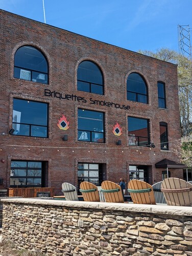 The Harbor Get Away.  5min walk to Bridge St,Walnut Beach, Marinas and lots more