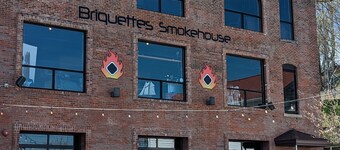 The Harbor Get Away.  5min walk to Bridge St,Walnut Beach, Marinas and lots more