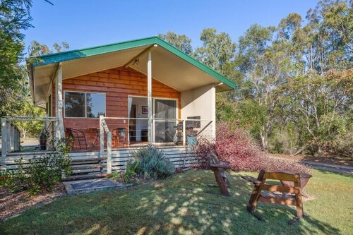 Magnolia Cottage / Amamoor Homestead