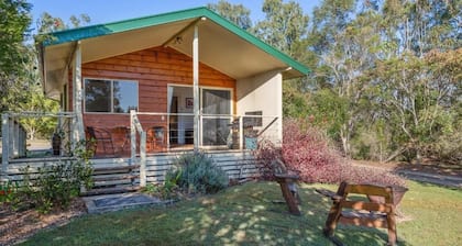 Magnolia Cottage / Amamoor Homestead