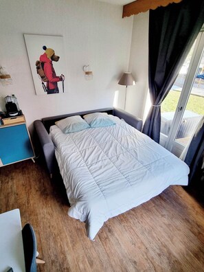 2 chambres, fer et planche à repasser, Wi-Fi gratuit, draps fournis