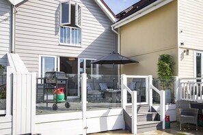Terrace/patio - Spring Lake 14, Lakeside Retreat - Waterside Lodge, Watersports, Sleeps 6 (South Cerney)