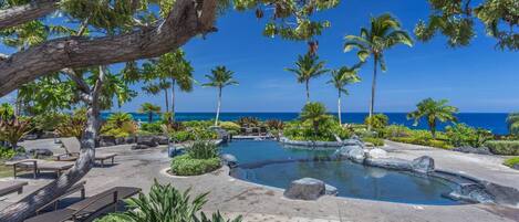 Een verwarmd zwembad