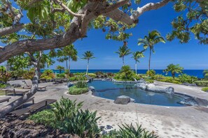 A heated pool - Hali‘i Kai 3BR in Waikoloa Beach Resort (Kamuela)