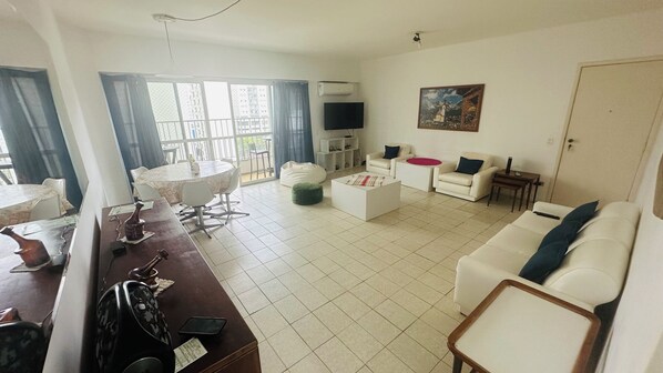 Smart TV, video games, ping pong, stereo