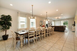 Dining - Encore Resort 11 Bedroom Home with Pool (2206) (Kissimmee)