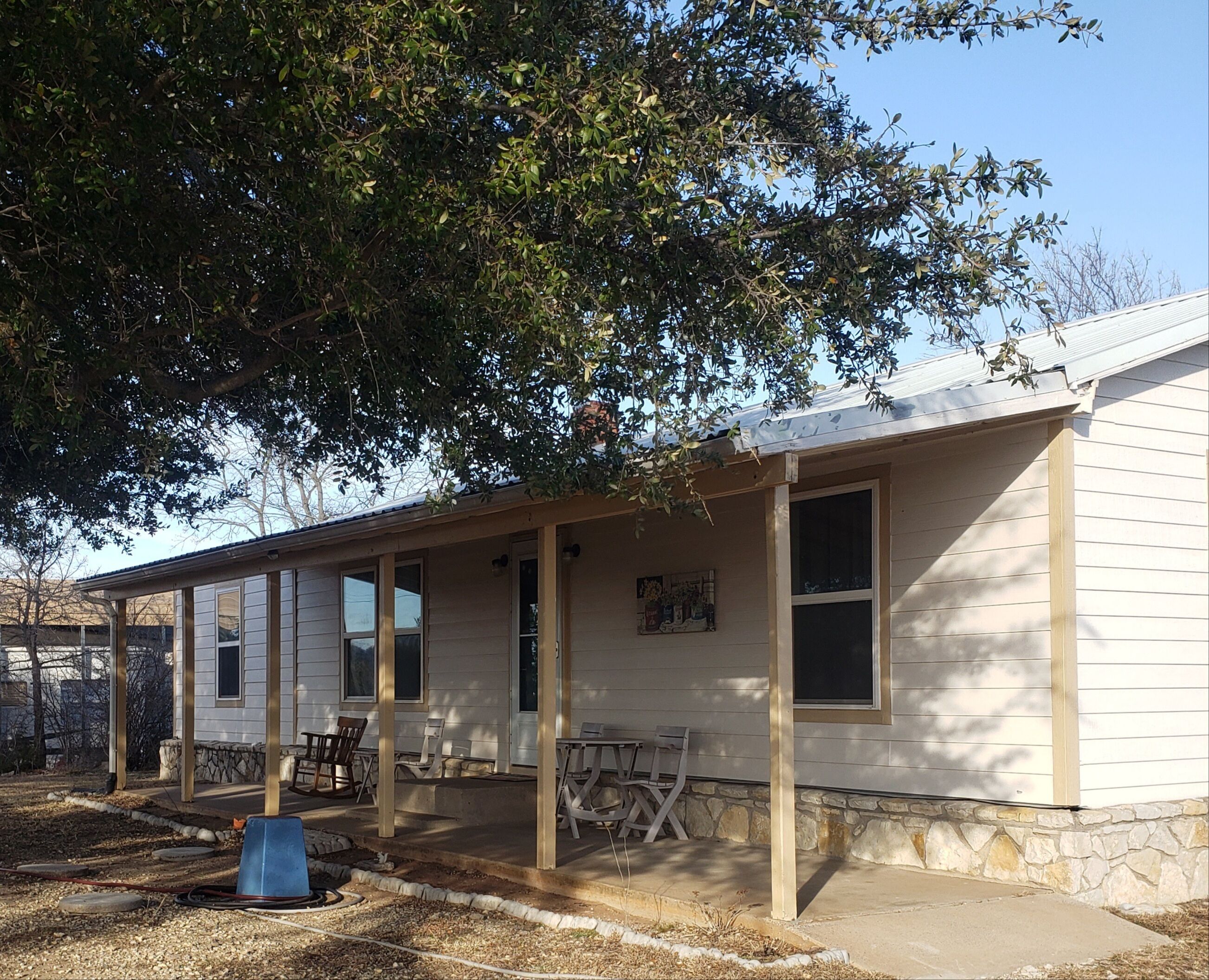 COUNTRY HOME AWAY FROM HOME