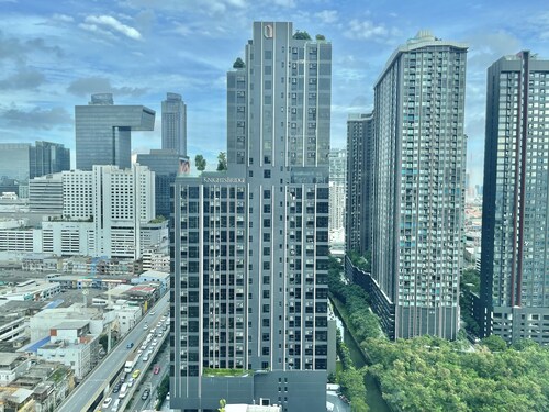 Minimal 2BD Downtown Bangkok | 7min MRT, Central Rama 9, Jodd Fair, Ratchada 