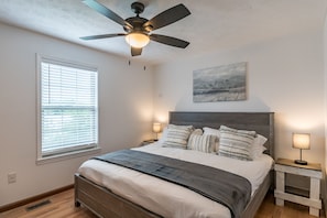 3 عدّة غرف نوم وسرير سفر وواي فاي مجانًا وملاءات أسرّة