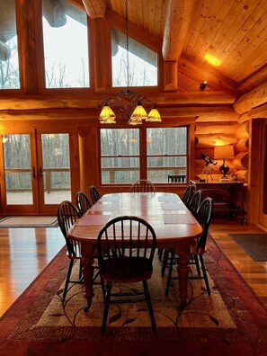 Dining - Relaxing log home on a private mountainside in Rappahannock County, Virginia (Amissville)