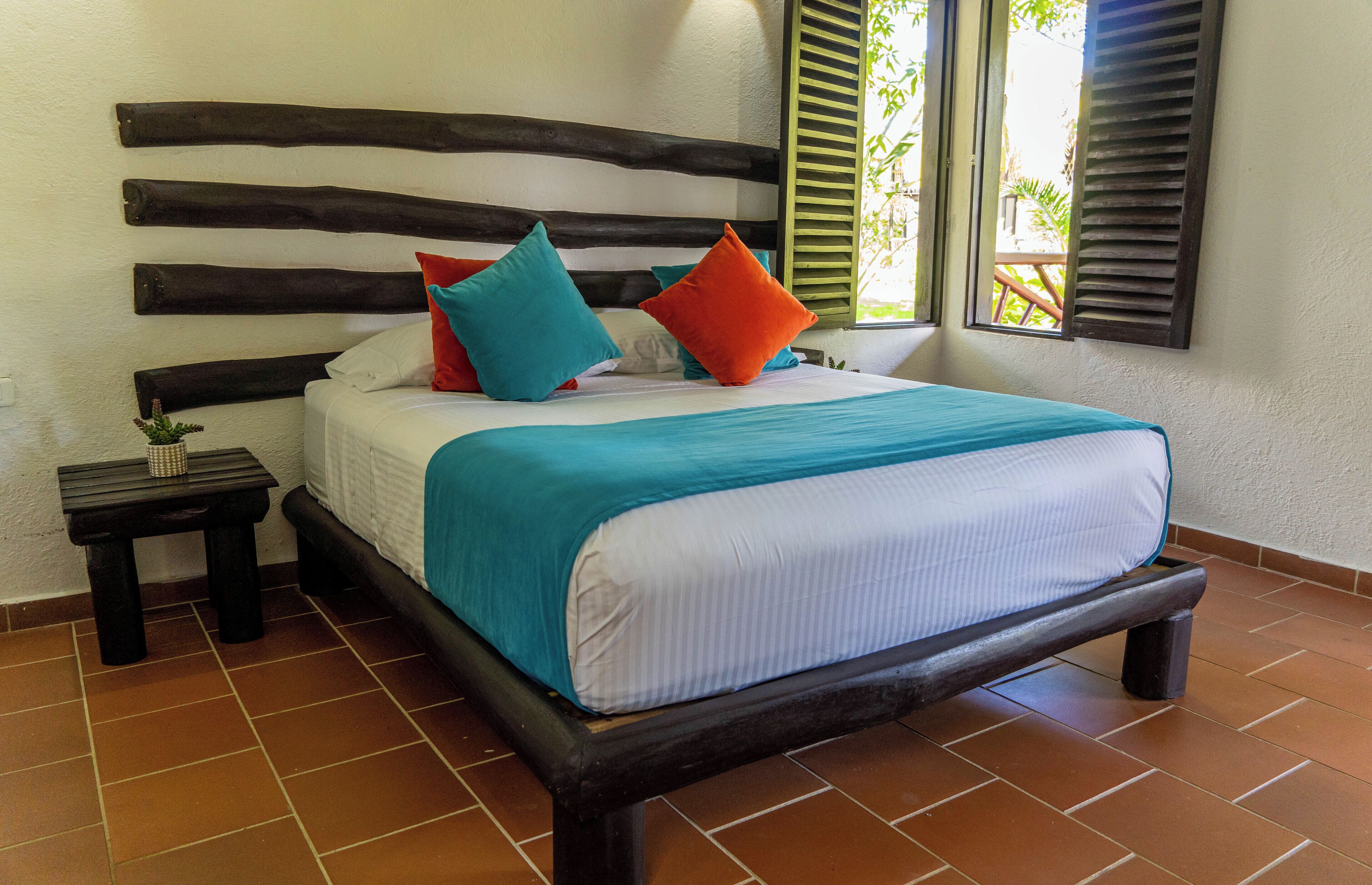 Tweepersoonskamer, uitzicht op tuin | Een kluis op de kamer, gratis wifi