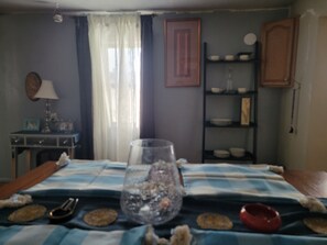 4 bedrooms, free WiFi, bed sheets