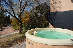 Baignoire à remous extérieure