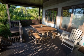 Outdoor dining - 20% OFF THANKSGIVING! Canal Front, small dog ok, dock, screened private pool! (St. George Island)