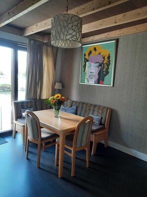 Dining - Central, cosy and modern appartment in Houseboat. Amsterdam Pur Sang. (Amsterdam)