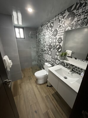 Shower, towels, soap, shampoo