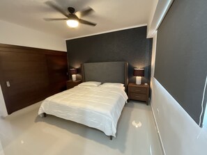 3 slaapkamers, een bureau, een strijkplank/strijkijzer, gratis wifi