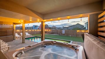 Bain à remous extérieur