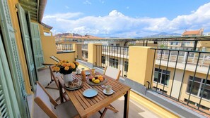 Outdoor dining - Ze Perfect Place - Opera Nice - Apartment 2 Bdrms - AC - Terrace (Nice)