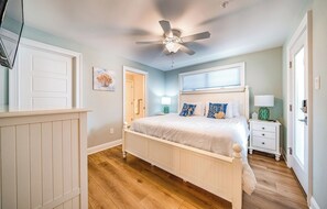 3 slaapkamers, een strijkplank/strijkijzer, gratis wifi, beddengoed