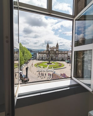 Minibar, bureau, fer et planche à repasser, Wi-Fi gratuit