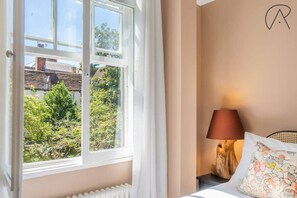 Interior - Stylish Stay- Windsor Castle- Parking- By Tempstay (Berkshire)