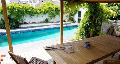 Spacious Town House with Swimming Pool