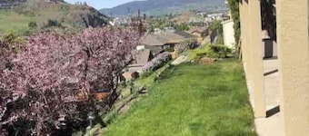 Vernon valley view suite with private Hot Tub