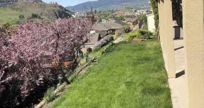 Vernon valley view suite with private Hot Tub