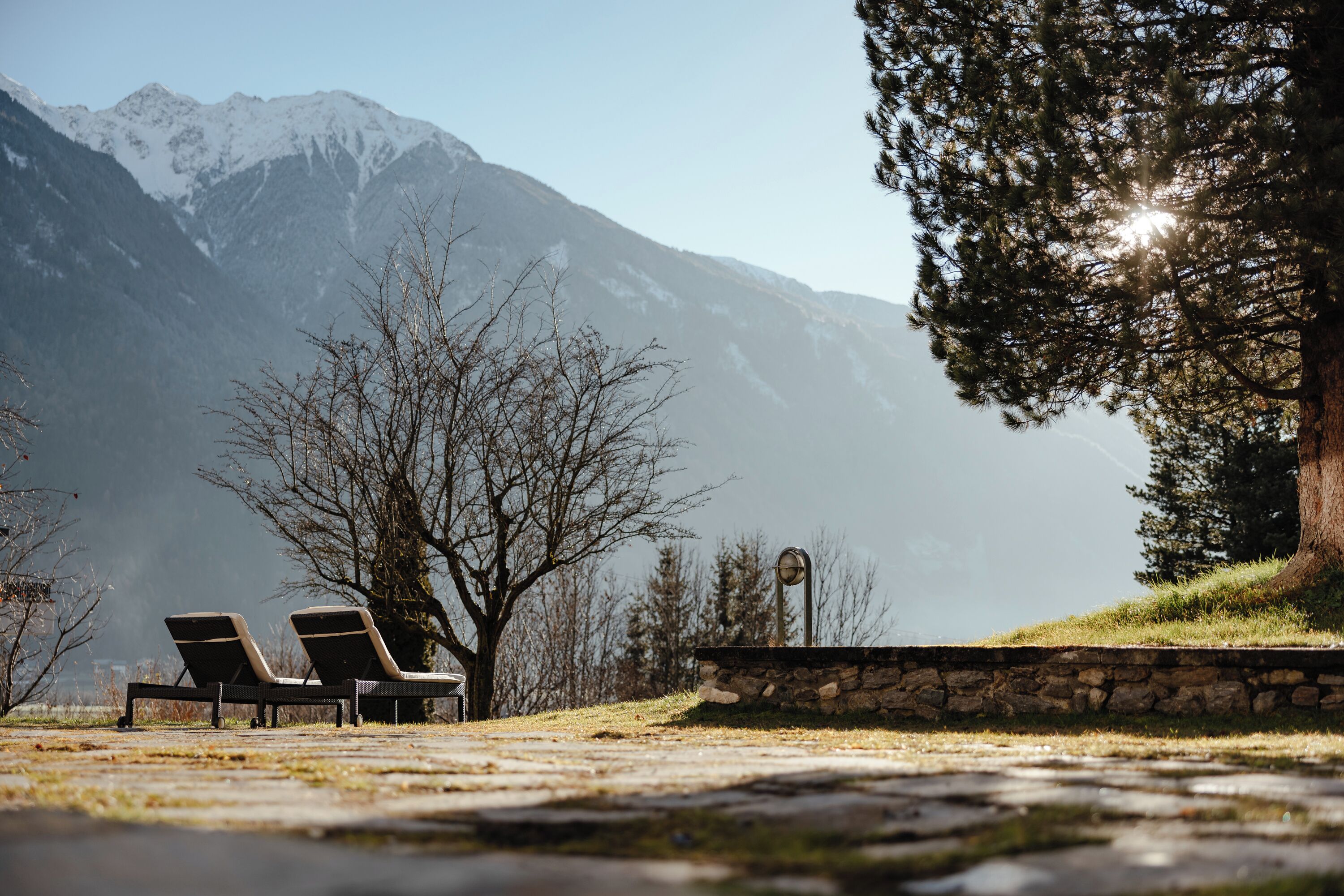 المنطقة المحيطة بالمنشأة