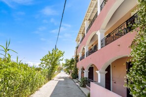 Property grounds - Studio "Phaephon" with Sea View, Garden & Wi-Fi (Lefkada)