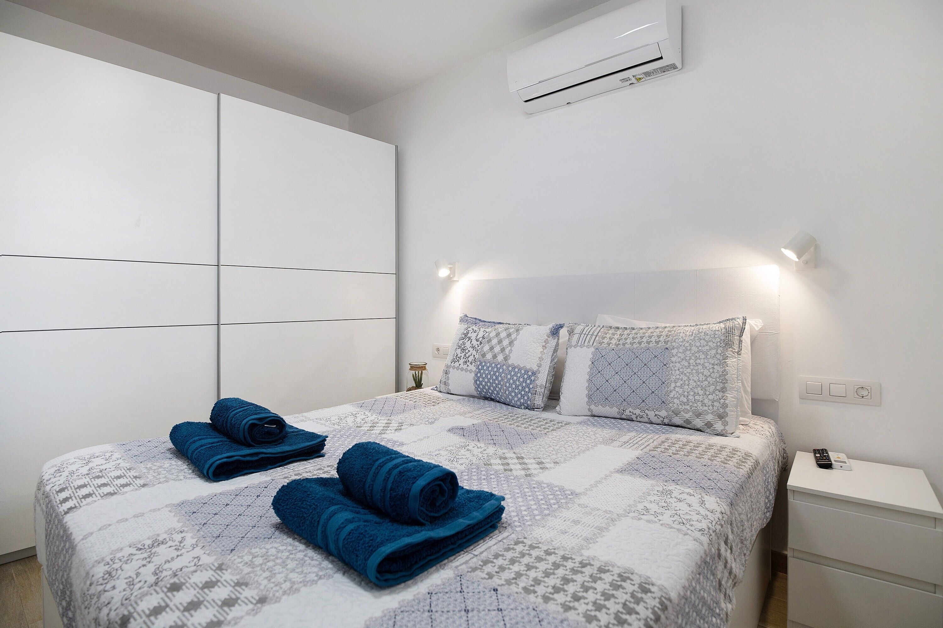 1 dormitorio, tabla de planchar con plancha, wifi gratis y ropa de cama