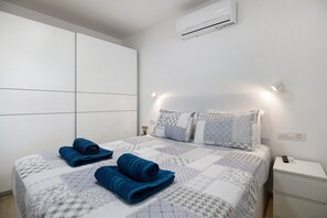 1 bedroom, iron/ironing board, free WiFi, bed sheets