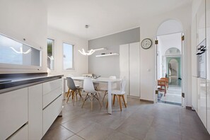 Dining - Holiday Home "Ocean Spirit" Near the Beach with Sea Views, Pool, and Wi-Fi (Corralejo)