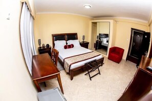 Premium Single Room, 1 Bedroom, Accessible, City View | Premium bedding, minibar, individually decorated, individually furnished - Brisotel - Beira Mar  (Luanda)