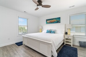 5 bedrooms, iron/ironing board, free WiFi, bed sheets