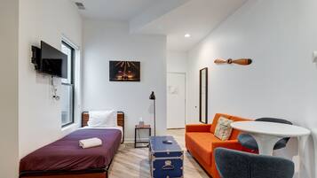 Room | Iron/ironing board, free WiFi