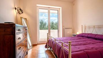 5 Schlafzimmer, Bügeleisen/Bügelbrett, kostenloses WLAN, Bettwäsche