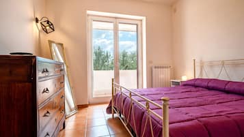 5 makuuhuonetta, silitysrauta/-lauta, ilmainen Wi-Fi, vuodevaatteet