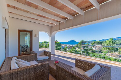 Villa "Casa Once Moraira" with Sea View, Pool, Garden & Wi-Fi