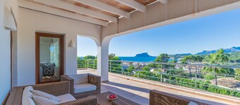 Villa "Casa Once Moraira" with Sea View, Pool, Garden & Wi-Fi