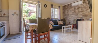 Vacation Home "Casa a 100 mt Dal Mare" with Private Balcony, Wi-Fi & A/C