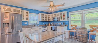 Hillside Hideout With Scenic Bluegrass Hot Tub Views!