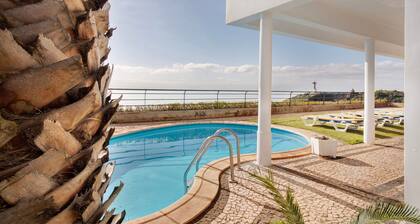 Villa "Vivenda Belo Horizonte" with Sea View, Pool & Wi-Fi