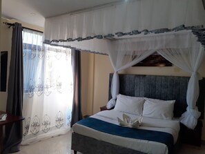 Laptop workspace, free WiFi, bed sheets